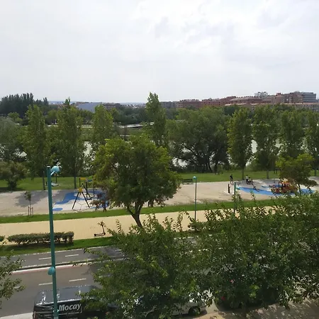 Apartman El Balcon Del Ebro By Alogest- Vistas, Piscina Y 2 Parking Zaragoza