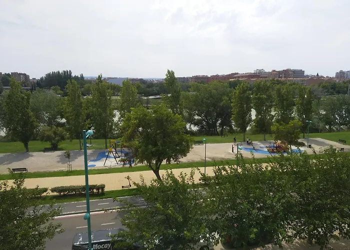 Apartman El Balcon Del Ebro By Alogest- Vistas, Piscina Y 2 Parking Zaragoza