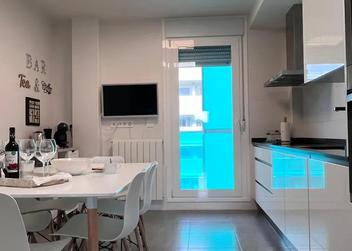 Apartman El Balcon Del Ebro By Alogest- Vistas, Piscina Y 2 Parking Zaragoza